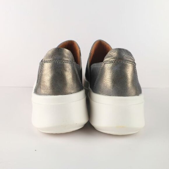 Gentle Souls By Kenneth Cole Rosette Slip-On Sneaker Size 9.5 M Pewter Metallic - Picture 7 of 10